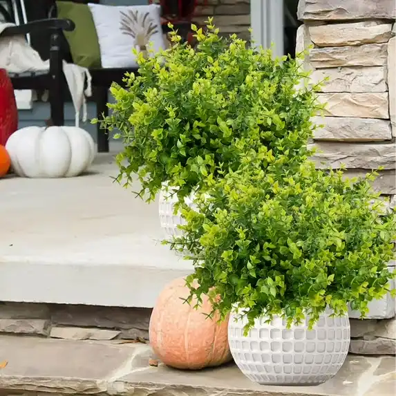 UV resistant plastics